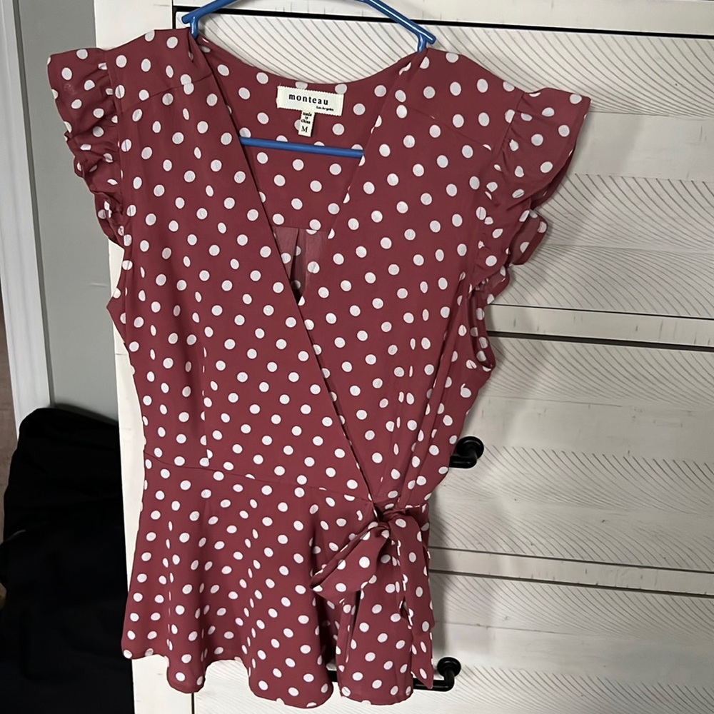 Peplum top that’s been worn once ! Super sure and comfy